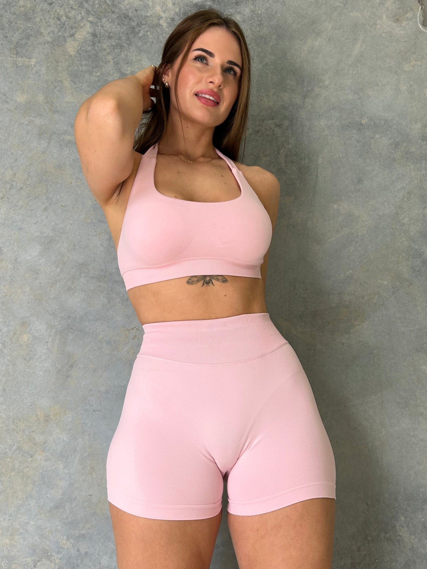 Strive Halter Seamless Bra | Baby Pink