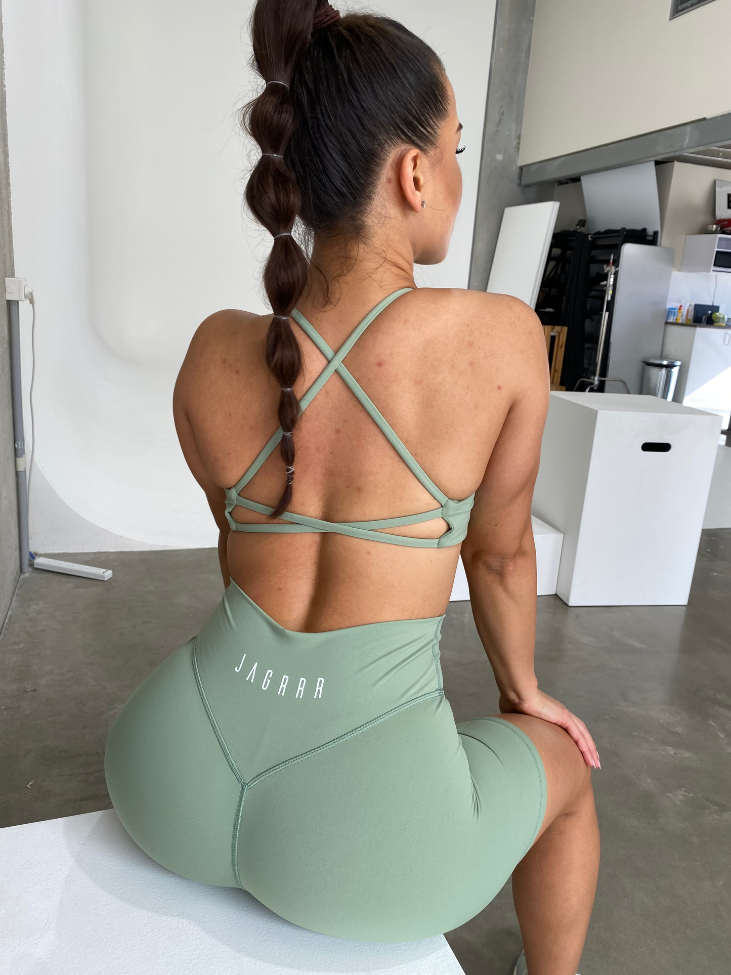 Minimal Twist Bra | Sage - Jagrrr